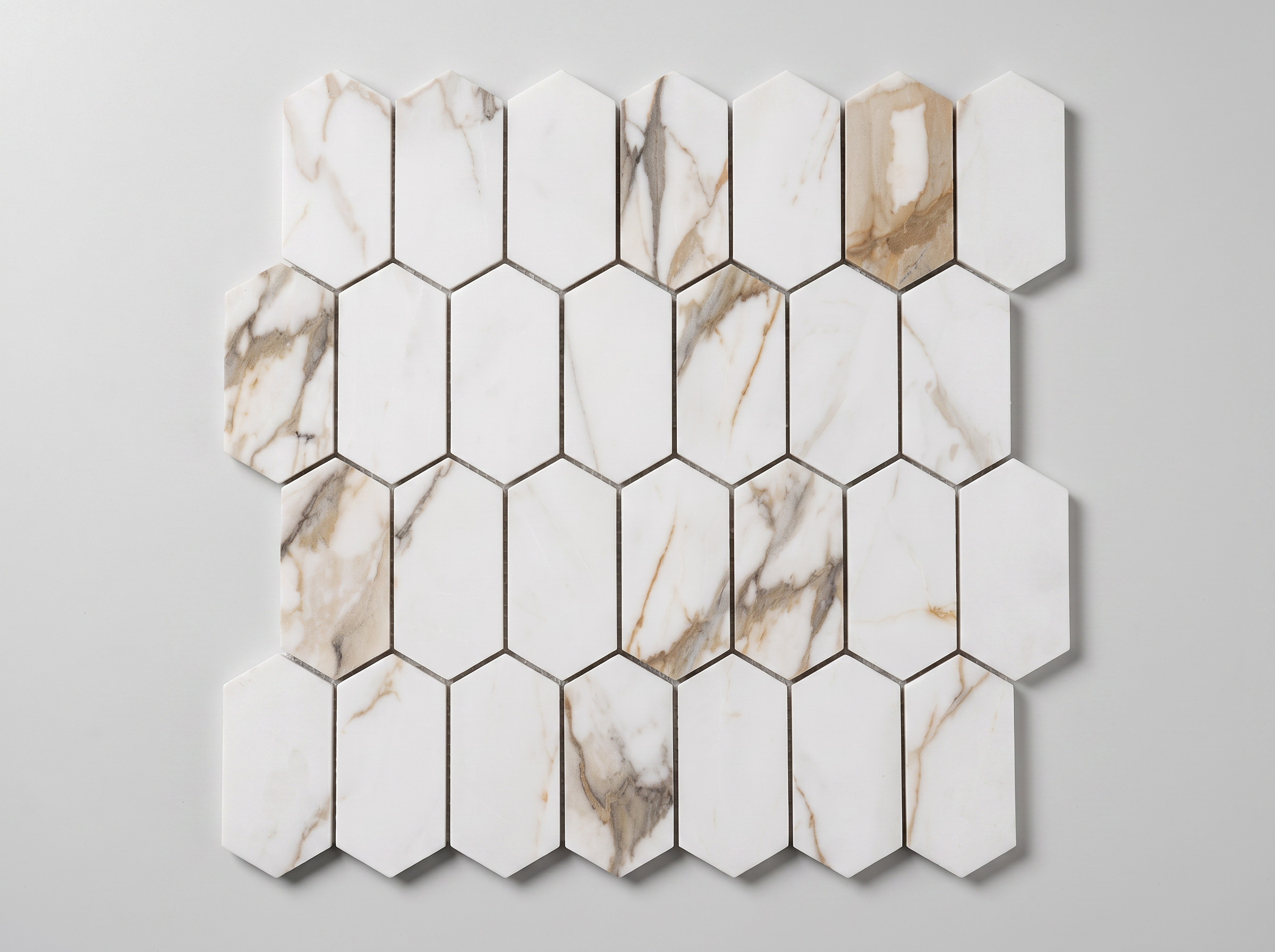 Selbstklebendes Aluminium Mosaik Nantes in Marmoroptik Weiß